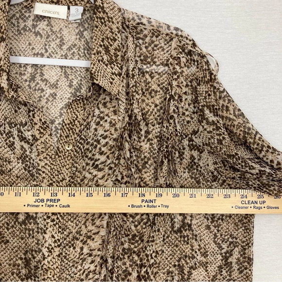 Chico's Animal Print Sheer Fringe Long Sleeve Button Down size XL/3 - Picture 4 of 9